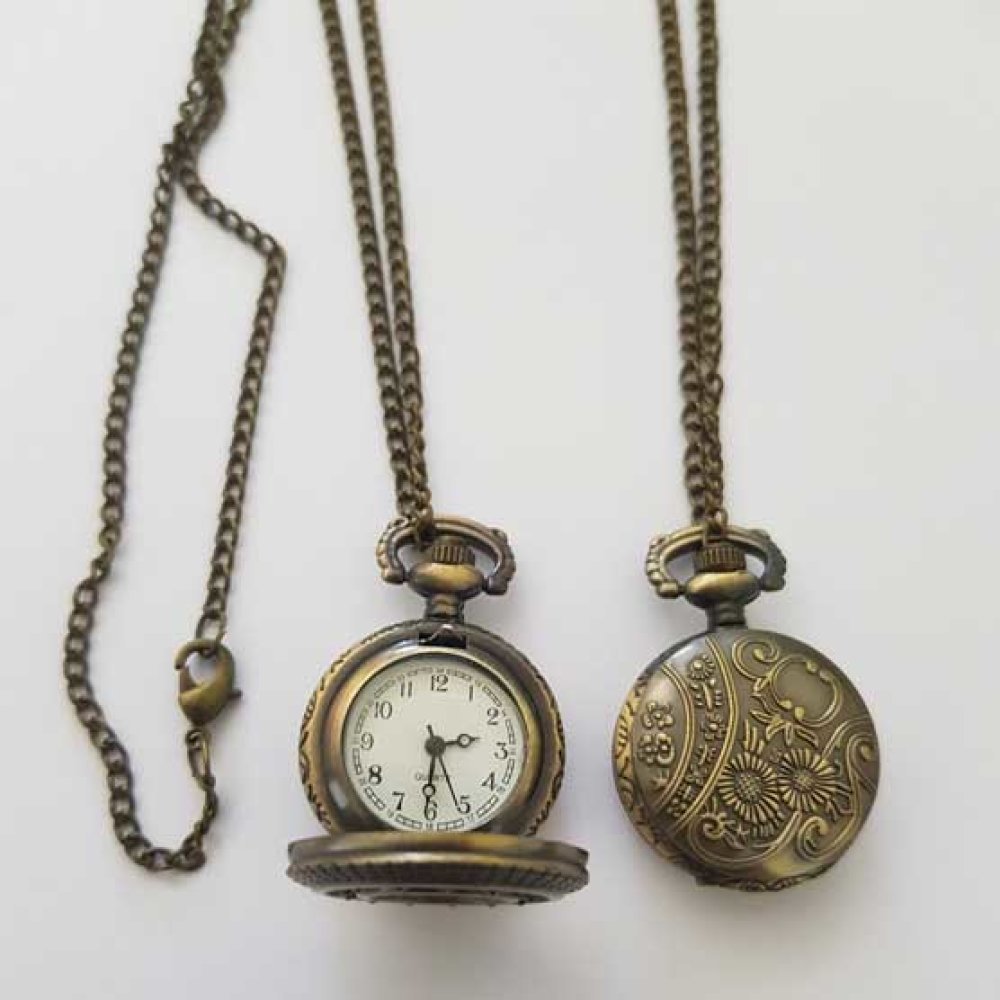 Antiek bronzen sterhorloge met ketting