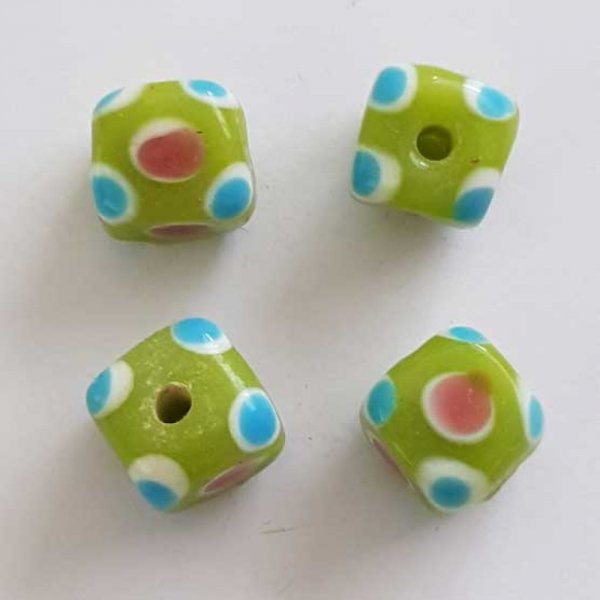 Perle fantaisie carr&eacute; c&eacute;ramique vert 11 mm N&deg;01