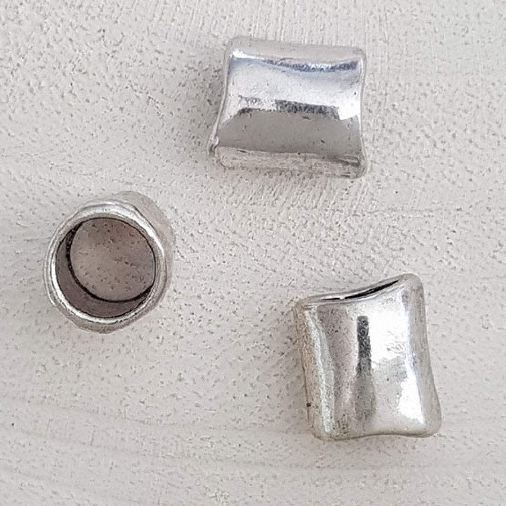 Zilveren buis kraal N°02
