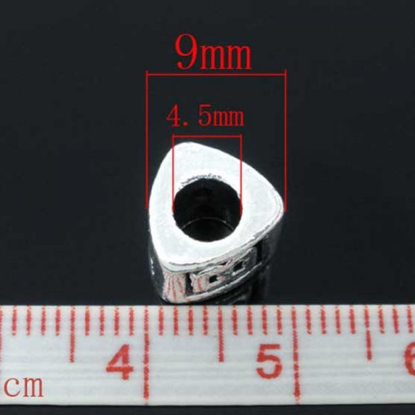 Perle triangle charms alphabet N&deg;02 lettre W m&eacute;tal argent&eacute; 8x9 mm