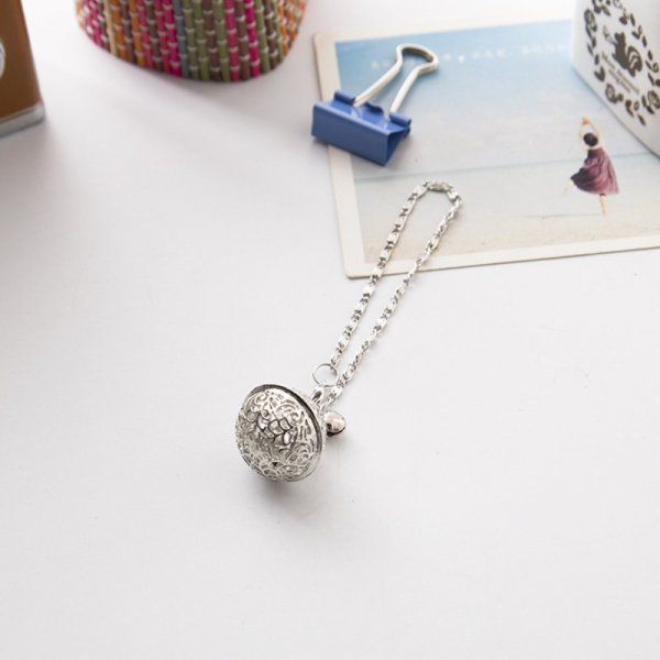 Porte Cl&eacute;s Argent Mat Cloches Fleurs Creuses