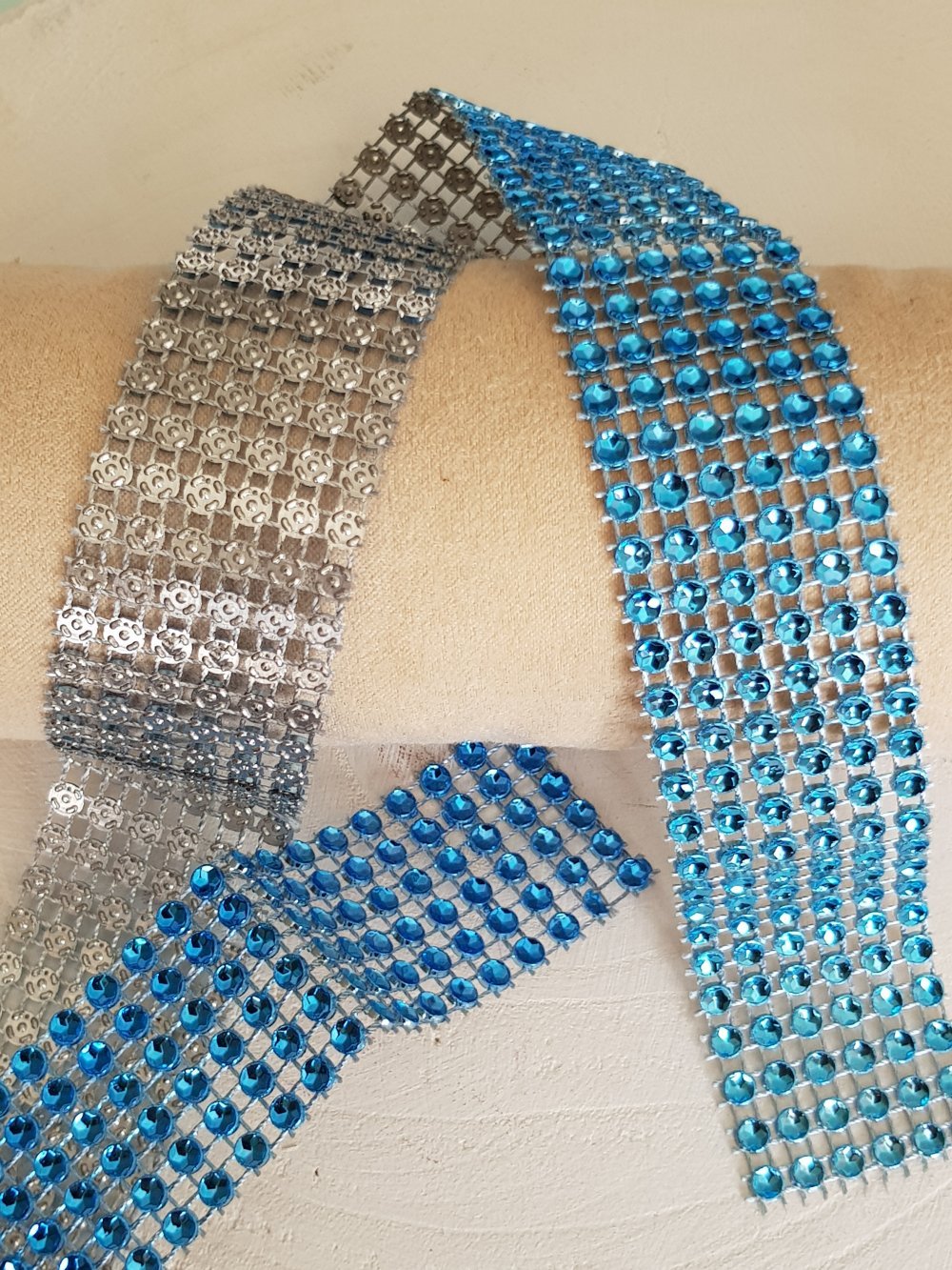 Strass lint N&deg;04 Turquoise Blauw per 0,50 cm.