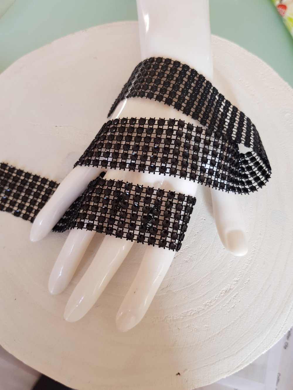 Strass lint zwart per 0,50 cm.