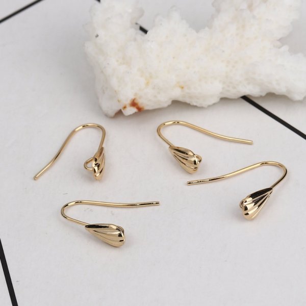 Oorbelhouder N&deg;28 Vergulde schelphaak