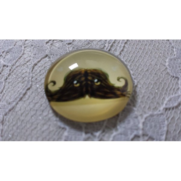 glazen cabochon rond 25mm snor 032 