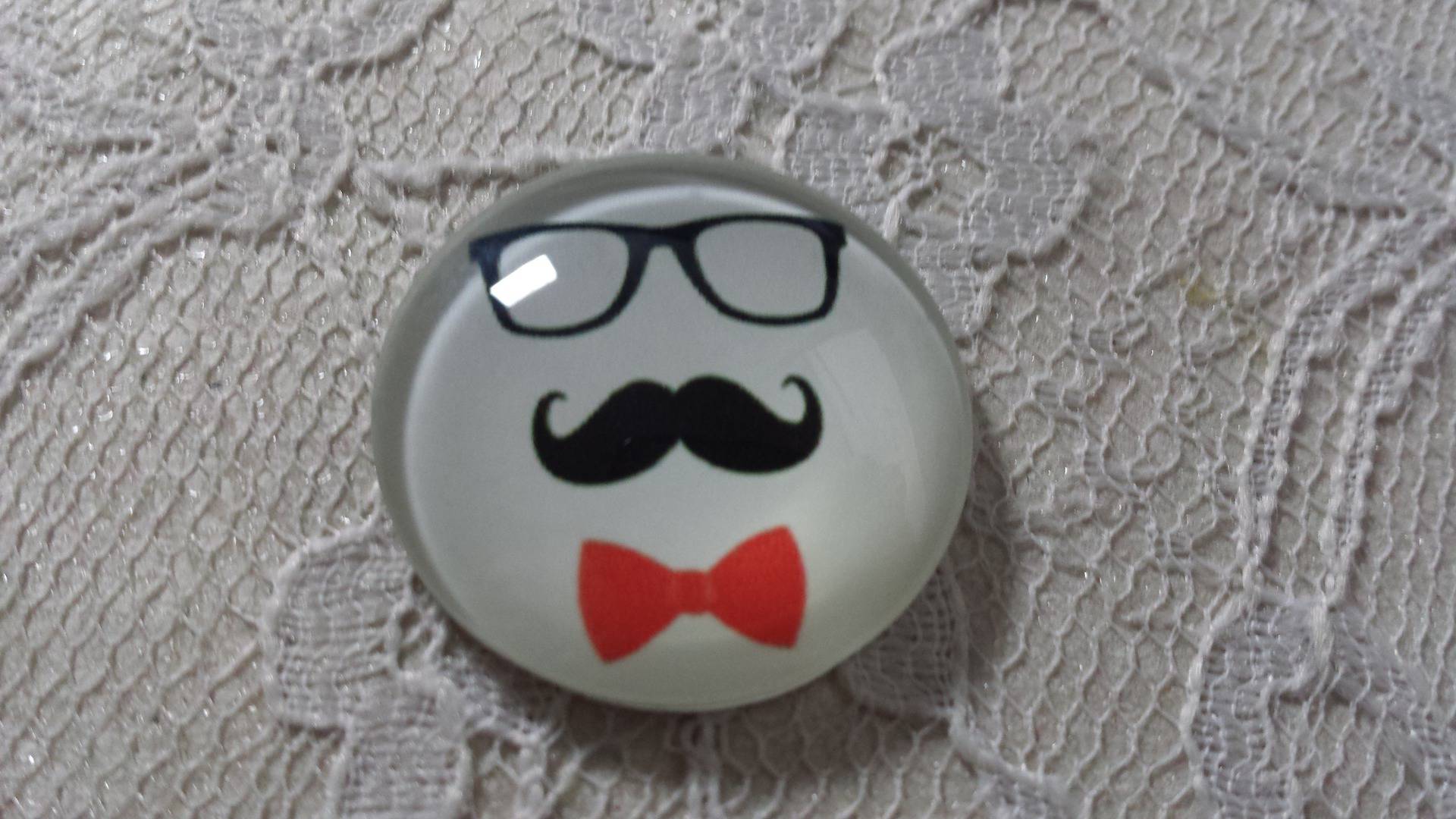 glazen cabochon rond 25mm snor 014 