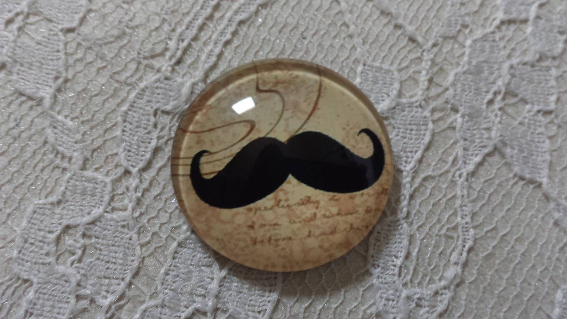 glazen cabochon rond 25mm snor 005 