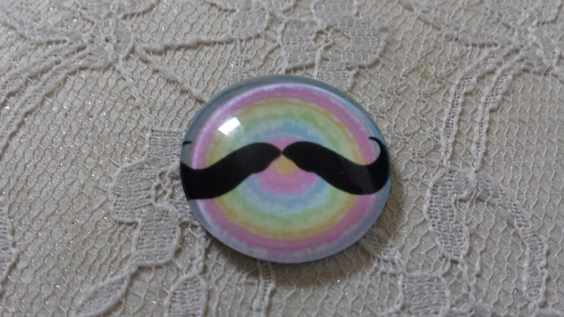 glazen cabochon rond 25mm snor 001 