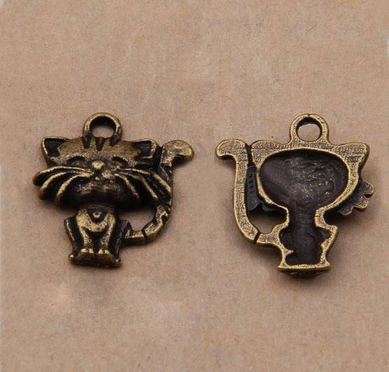 set van 5 bronzen metalen kattenbedels - nr. 01 Kattenhanger 