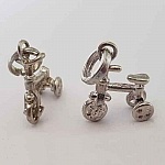 Driewielerbedel N°01