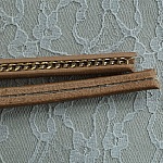 Natuurlijk Regaliz Leer 10 mm met gouden ketting per 20 cm