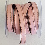 Plat kalfsleer 10 mm bij 20 cm Gestikt met 2 draden.