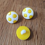 Fancy button voor kinderen voetbal N°11 donker geel