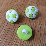 Fancy voetbal button voor kinderen nr. 13 lichtgroen