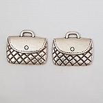 Tas Charm N°23 in Zamak