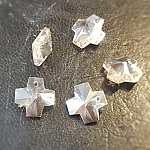 Glas facetgeslepen bloem bedel N°01-01