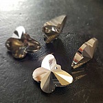 Glas facetgeslepen vlinderbedel N°02-02