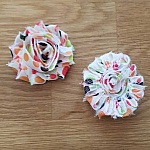 Gerafelde stoffen bloem nr. 05