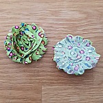 Gerafelde stoffen bloem nr. 13