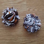 Gerafelde stoffen bloem nr. 37