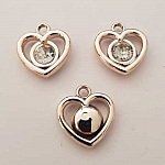 Pendentif en plastique et strass acrylique cœur N°01 blanc