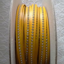 10 mm Geel Leer Swarovski Strass per 20 cm