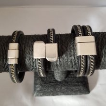 10 mm zwart Regaliz leer met gouden ketting per 20 cm