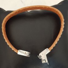 Bruin plat kalfsleer 10 mm bij 20 cm huid en ketting