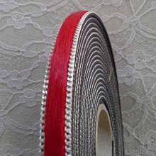 Rood kalfsleer 10 mm bij 20 cm huid en ketting