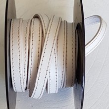 Wit kalfsleer 10 mm bij 20 cm Beige 2 draden genaaid