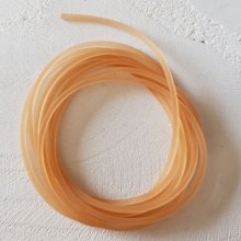 1 meter Champagne PVC draad van 1,5 mm.