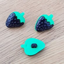 Knopen, kinderen, baby's Aardbeienpatroon N°02 groen en zwart