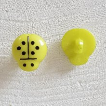 Mooie knopen, kinderen, baby's Lieveheersbeestje patroon N°01-05 Lichtgroen