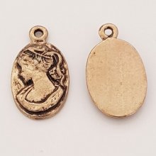 Vrouw Cameo Bedel N°01