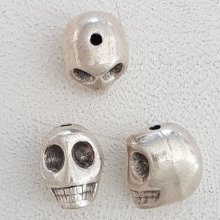 Schedel en gekruiste botten bedel N°24