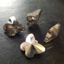 Glas facetgeslepen vlinderbedel N°02-02