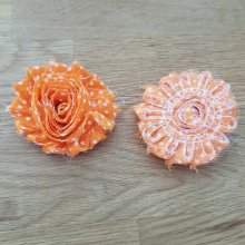 Gerafelde stoffen bloem nr. 56
