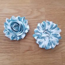 Gerafelde stoffen bloem nr. 69