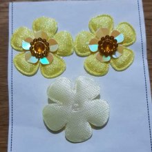 Set van 3 bloemen 5 bloemblaadjes Gele stof