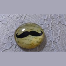 glazen cabochon rond 25mm snor 020 