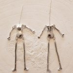 Poppenlichaam in metaal, zilverkleur 9 cm