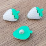 Knopen, kinderen, baby's Aardbeienpatroon N°06 groen en beige
