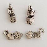 Dobbelsteen bedel zilver