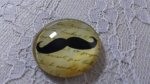 glazen cabochon rond 25mm snor 020 