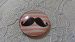 glazen cabochon rond 25mm snor 002 