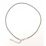 1 halsketting 48 cm rond pvc 1,5 mm met karabijnsluiting