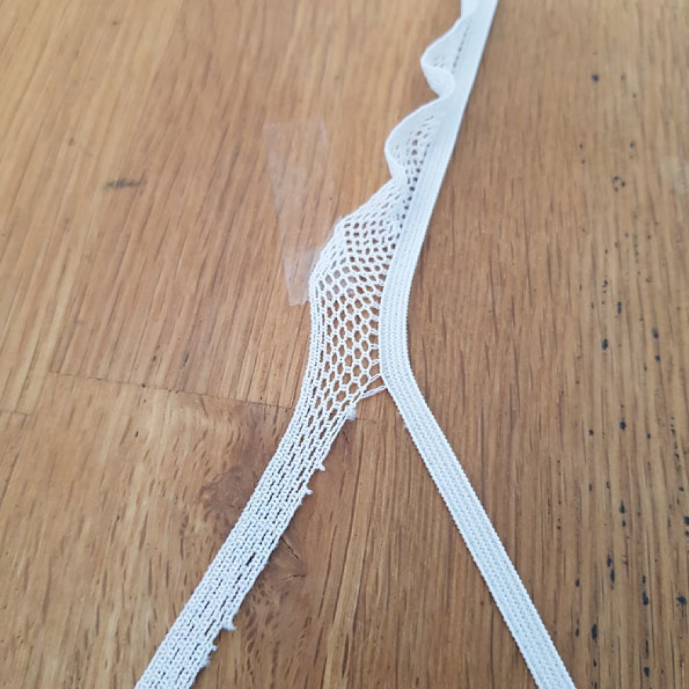 Witte elastische 4,5 mm kant om te naaien