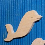 dolfijn beeldje 4,6 x 5 cm hout om te schilderen 3mm dik scrapbooking embellishment