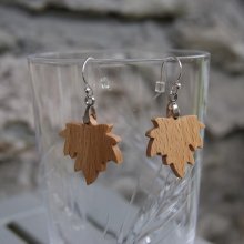 esdoornblad oorbellen van beukenhout ethische houten sieraden, natuurjuwelen, handgemaakt