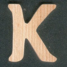 Letter K van essenhout hoogte 5 cm